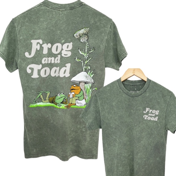 NWOT Frog and Toad Reading Under a Mushroom T-Shirt Small - Picture 1 of 8
